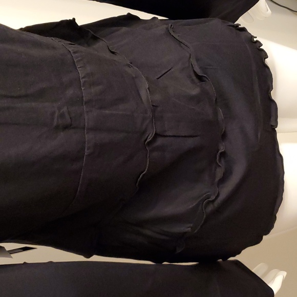 Shayne Carnigan Buttoned w/Ruffles - Picture 4 of 7